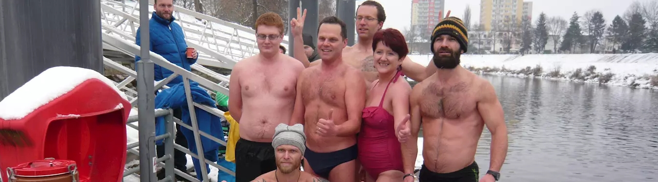 Silvestrovský Lannův ponor vltavský – otužilci v Českých Budějovicích