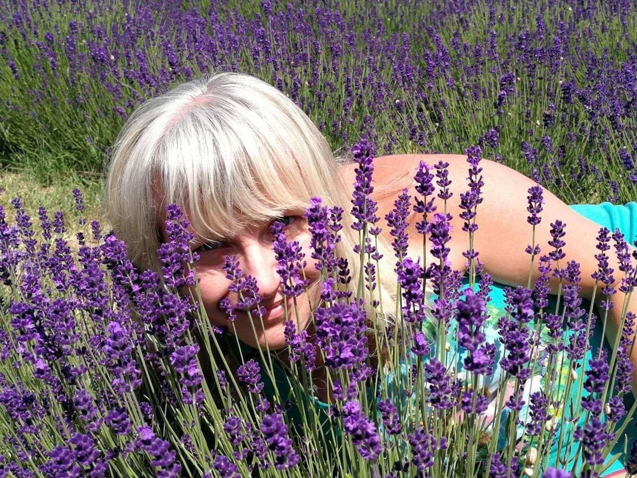 Levandule pod lupou aromaterapeuta