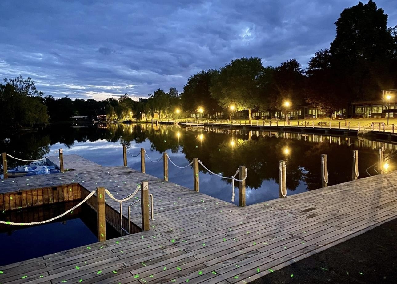 Setkání Touranů na koupališti 