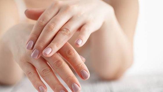 Voňavý regenerační tělový olej po sprchování Voňavý regenerační tělový olej po sprchování