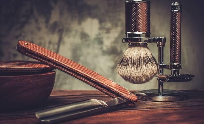 Břitva a holení: Zapomenutý obřad muže Břitva a holení: Zapomenutý obřad muže