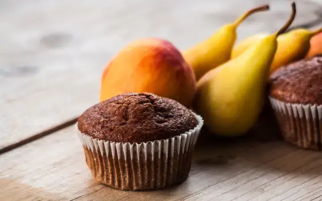 Hruškové kakaové muffiny