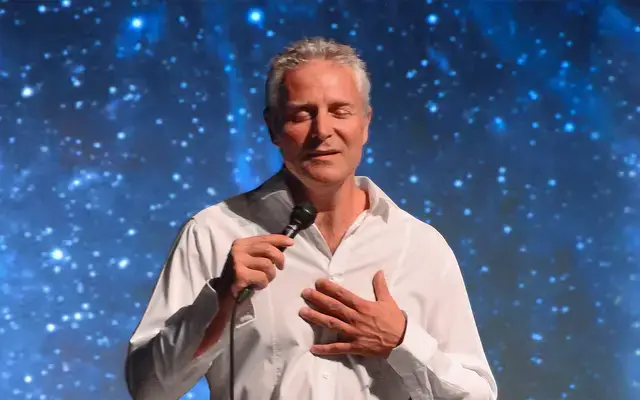 Působení zvuku prostřednictvím Anderse Holteho