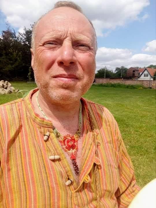 JSEM KDO JSEM UŽ VĚKY VĚKŮ a .... JSEM KDO JSEM UŽ VĚKY VĚKŮ a ....